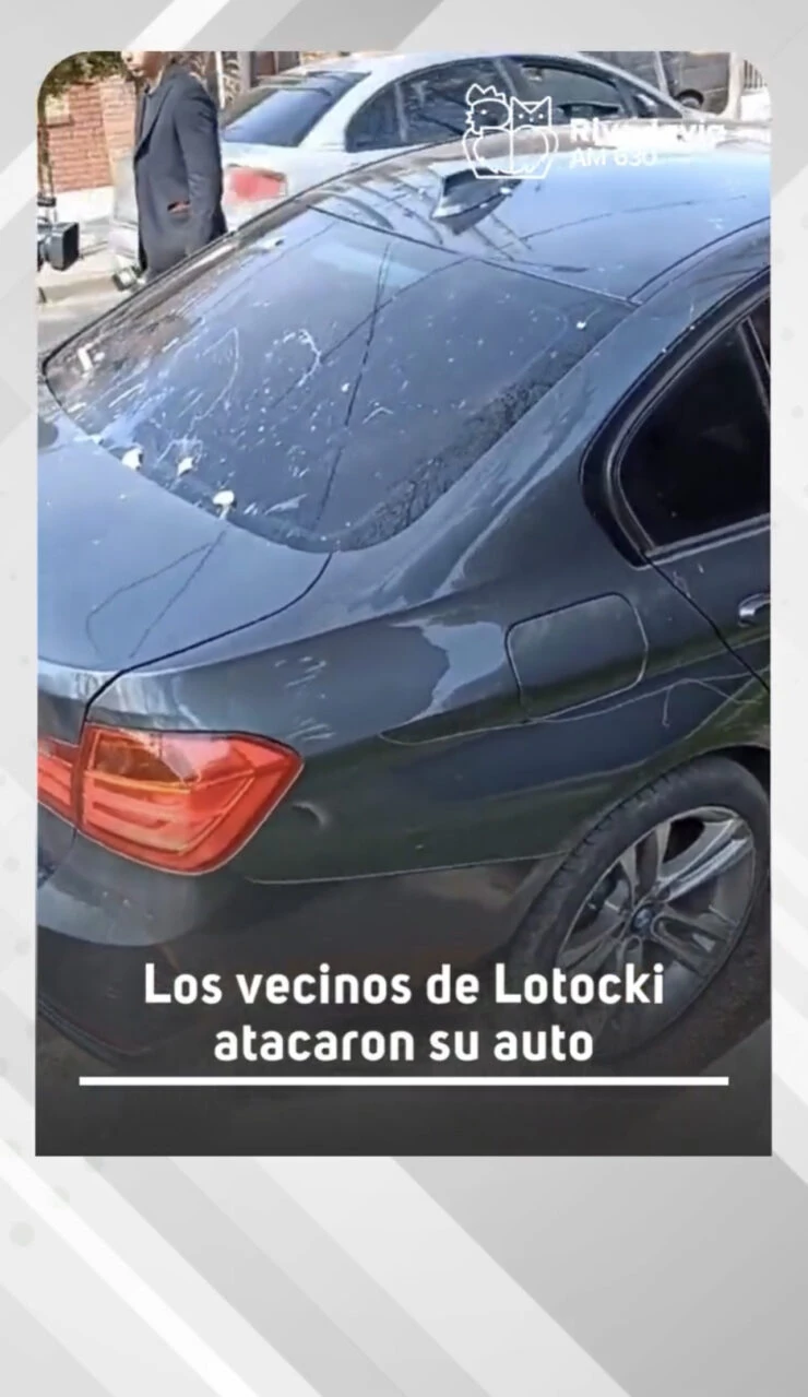 Las fotos del auto de Anibal Lotocki tras ser atacado a huevazos por vecinos
