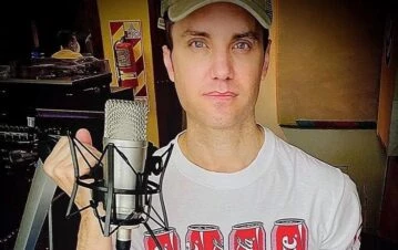 Santiago del Moro reveló la insólita técnica que implementa antes de estrenar unas medias: “Las pongo…”