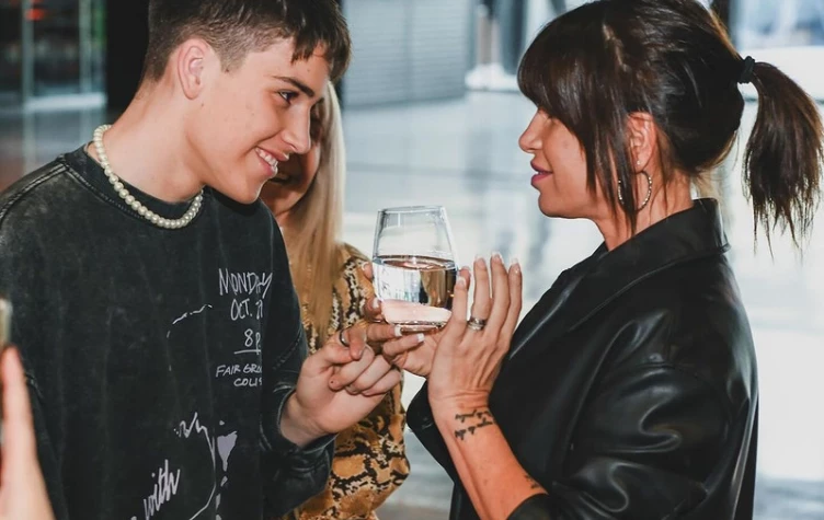 15 del hijo de Flor Peña