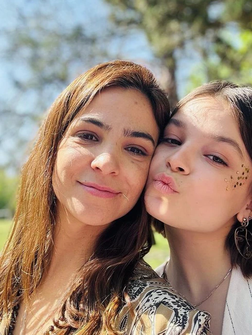 Agustina Cherri y su hija