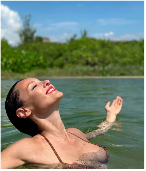 Las vacaciones de Pampita en México