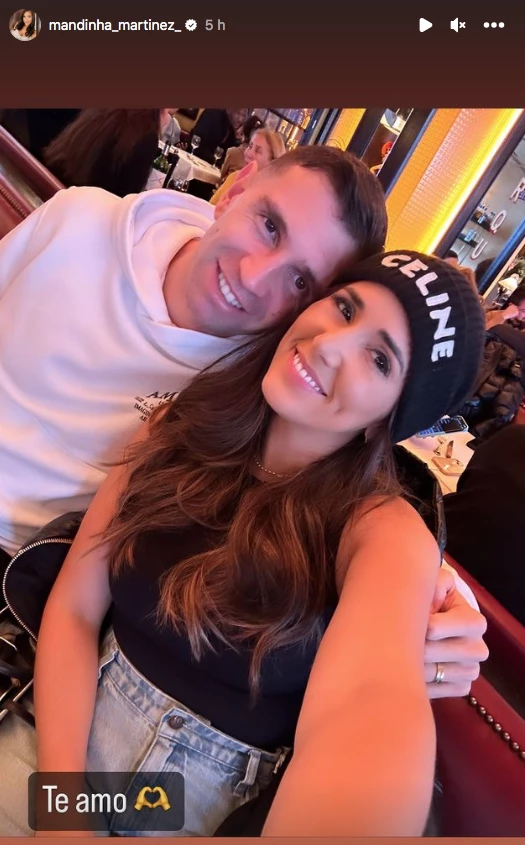 El Dibu Martínez y su esposa