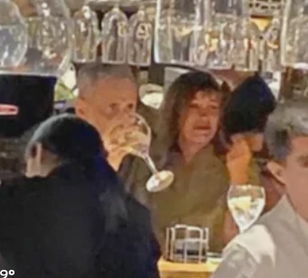 LA UNICA PRUEBA DEL ROMANCE DE RIAL Y JOSEFINA PUSO ES ESTA FOTO. SEGUN ELLA, LA DIFUNDIO EL.