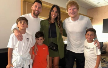 Cómo es la remera de medio millón de pesos que usó el hijo de Lionel Messi en el concierto de Ed Sheeran