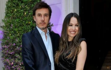 La primera foto de Pampita y Roberto García en su nueva casa