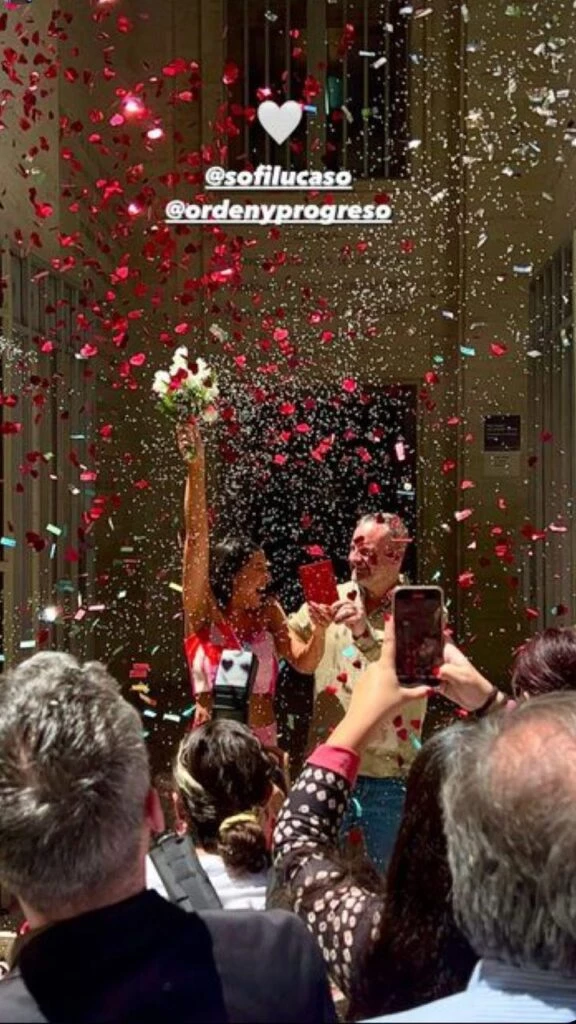 COMO UN EQUIPO CUANDO SALE A LA CANCHA, CASTAÑEDA Y SOFIA DISFRUTARON DE UN RECIBIMIENTO TRIUNFAL.