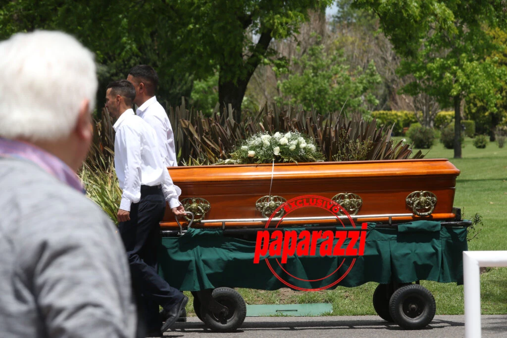 Entierro de la esposa de Carlos Monti