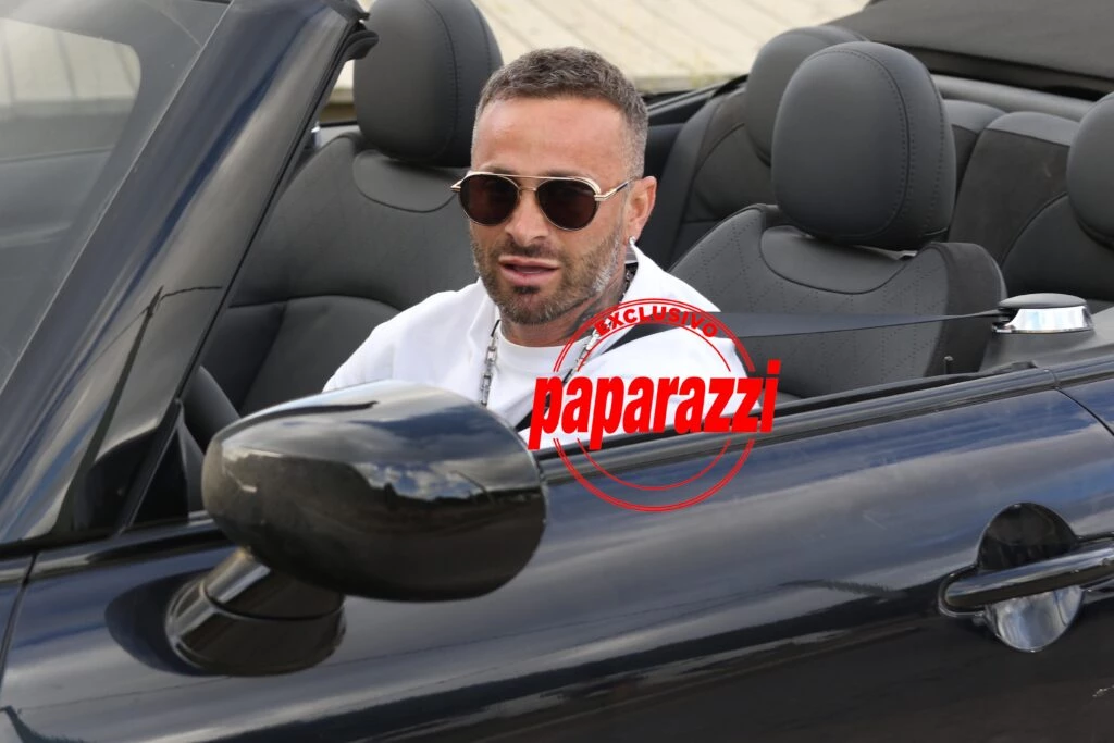 Baclini en un Mini Cooper