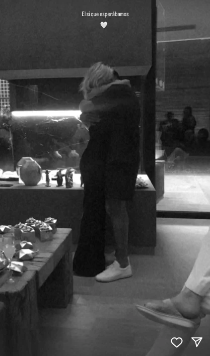 La felicidad del Toto Salvio y su novia