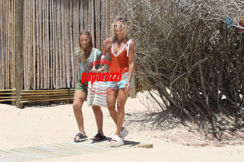 Maru Botana y su hija en Uruguay