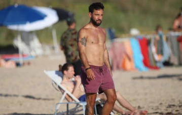 Desde Punta del Este, Cachete Sierra disfruta de su soltería a puro sol y playa