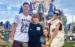 Evangelina Anderson y sus hijos en Disney
