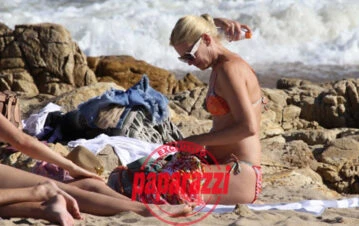 Las exclusivas fotos de Valeria Mazza y su enorme familia en una playa alejada de Punta del Este