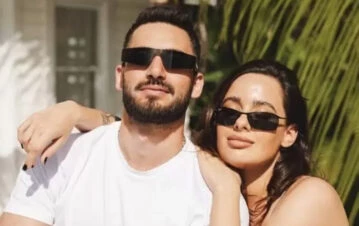 ¡Verano caliente! La foto del beso que confirma el noviazgo de Nico Occhiato y Flor Jazmín Peña