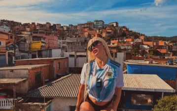 ¡Qué ritmo! El video del nuevo hit de Wanda Nara en una favela en Brasil