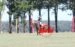 Benjamín Vicuña jugando al polo en Punta del Este