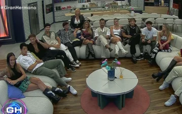 Quién es el participante de Gran Hermano que no se baña hace tres días: "Huele a pollo podrido y…"