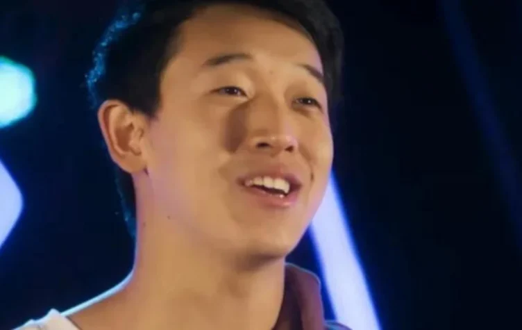 Martín Ku hablando en chino