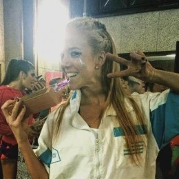 JIMENA MACHADO JOVER, LA NUEVA NOVIA DE LACALLE POU, TAMBIEN ES FANATICA DE LOS CABALLOS.