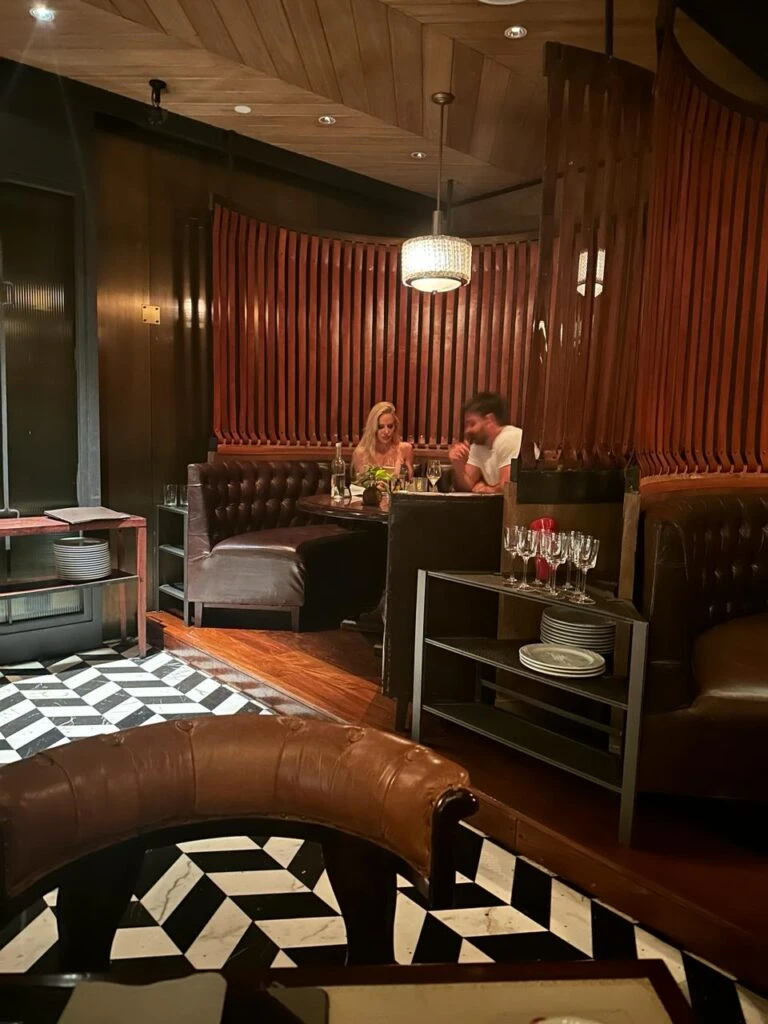 LUCIANA SALAZAR Y EL EMPRESARIO MEDIATICO FRANCO BINDI, A SOLAS.