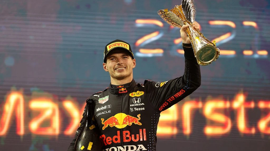EL HOLANDES MAX VERSTAPPEN ES TRICAMPEON MUNDIAL DE FORMULA UNO.