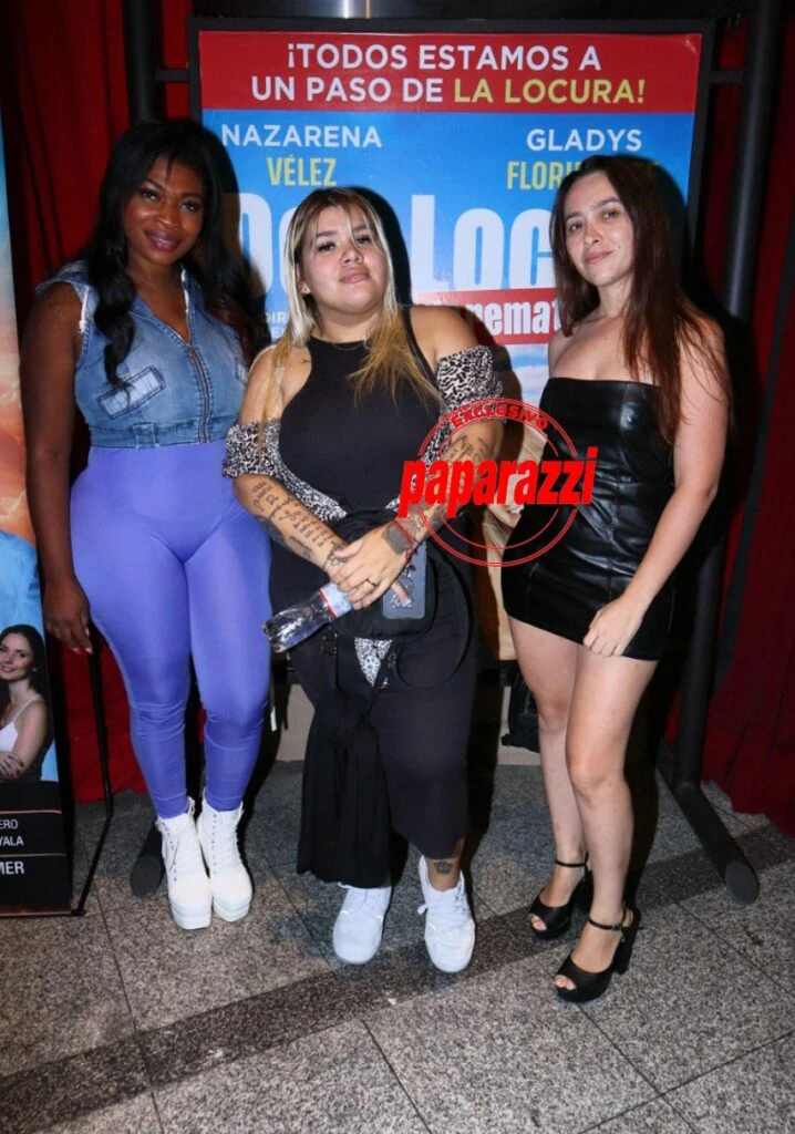 Morena Rial en la calle Corrientes