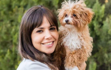 ¿Qué le pasó? Romina Uhrig mostró el estado en el se encuentra su perro Caramelo y recibió críticas