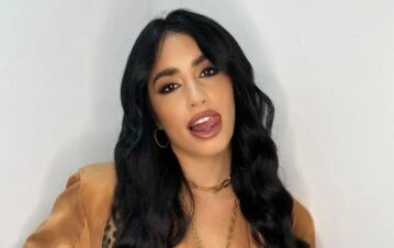 Por qué Lali Espósito se hizo hincha de River: “Me extorsionaban con…”