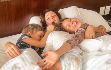 Paula Chaves explicó por qué acuesta a sus hijos a las... ¡7.30 de la tarde!