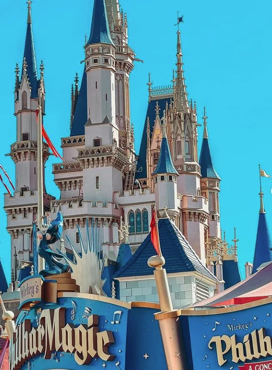 Paula Chaves en los Parques de Disney