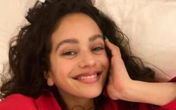 Quién es la famosa actriz que confirmó su romance con Rosalía: "Estoy feliz"