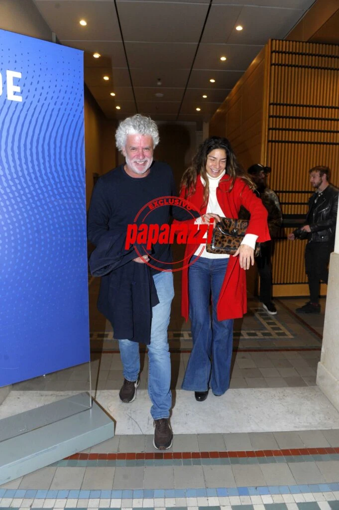 Romina Gaetani a la salida del teatro