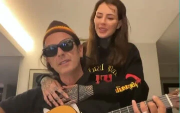 Cande Tinelli mostró cómo es la habitación en la que duerme con Coti en Buenos Aires