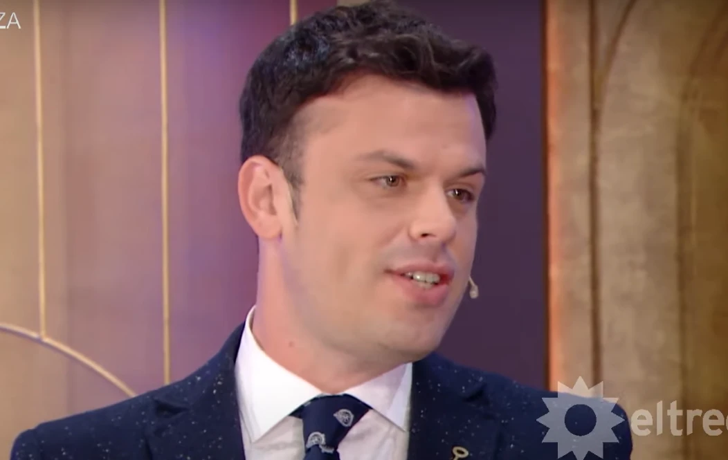 Nacho Otero reveló su método para deshinchar los ojos a la mañana