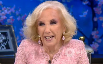 Mirtha Legrand confesó con quién chatea a altas horas de la noche: "Me mensajeo con..."