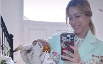 Nicole Neumann mostró cómo cuida a su bebé recién nacido mientras se ducha