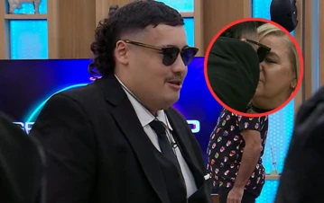 ¡Se sacó las ganas! Manzana volvió a Gran Hermano le leyó un poema a sus ex compañeros y le dio un pico a Virginia