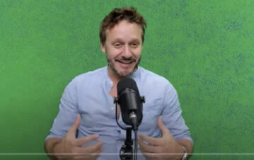 El llamativo anillo que empezó a usar Benjamín Vicuña en pleno romance con Anita Espasandin