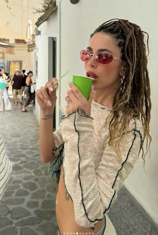 Tini Stoessel de vacaciones por Italia