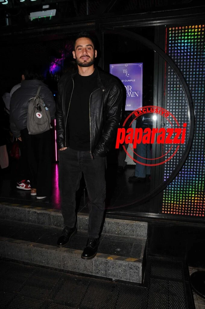 Nico Occhiato en el cumpleaños de su novia