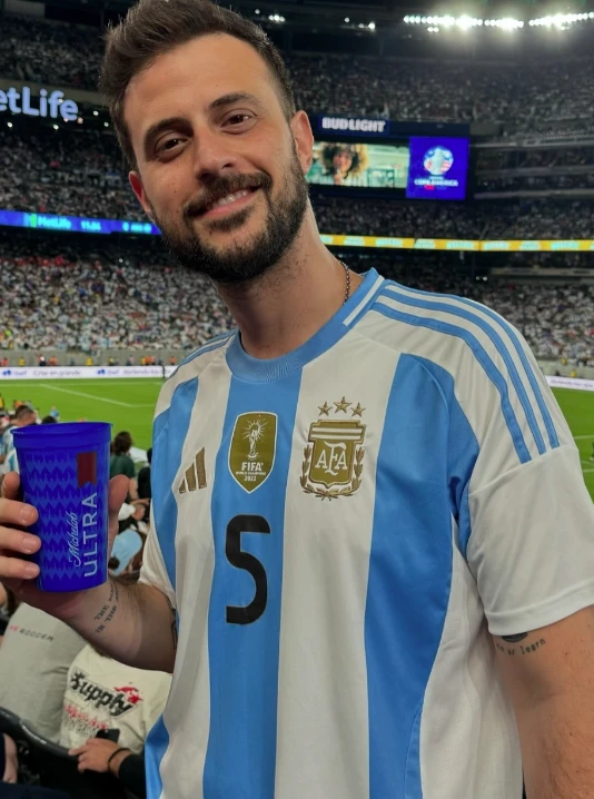 Diego Leuco cambió su look