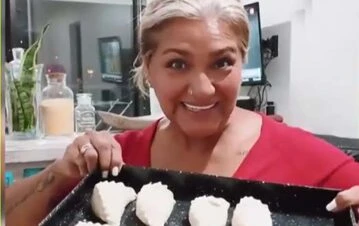 Cuánto valen las empanadas que vende Gladys La Bomba Tucumana en su local de Recoleta