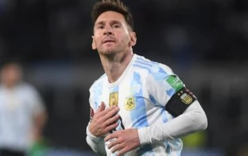 El árbitro que le perdonó la expulsión a Leo Messi en una semifinal a cambio de un trueque: “Te va a costar la…”