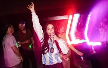 Así fue la espectacular fiesta de cumpleaños de Lali Espósito: "En la cresta de la ola"