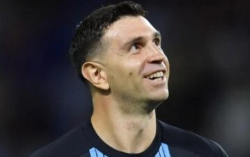 ¡Se pasó! La insólita foto “íntima” que  Dibu Martínez mostró desde el vestuario