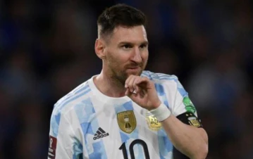 Quién es el famoso influencer que debe pagar 400 mil pesos de multa por culpa de Lionel Messi