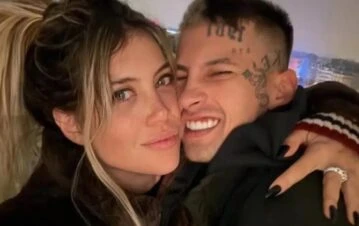 Las fotos de Wanda Nara y L-Gante a los besos en un boliche de Córdoba en medio de la guerra con Icardi