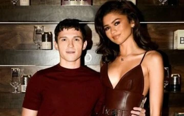 ¡La foto! Tom Holland le pidió casamiento a Zendaya con un increíble anillo de diamante