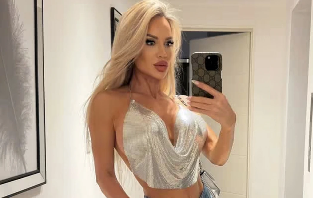 Vuelta a los 2000: las fotos de Luciana Salazar para una plataforma de adultos