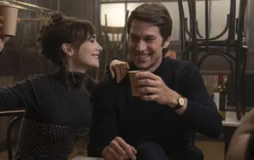 Quién es la nueva y famosísima novia de Lucas Bravo, el galán de Emily in Paris